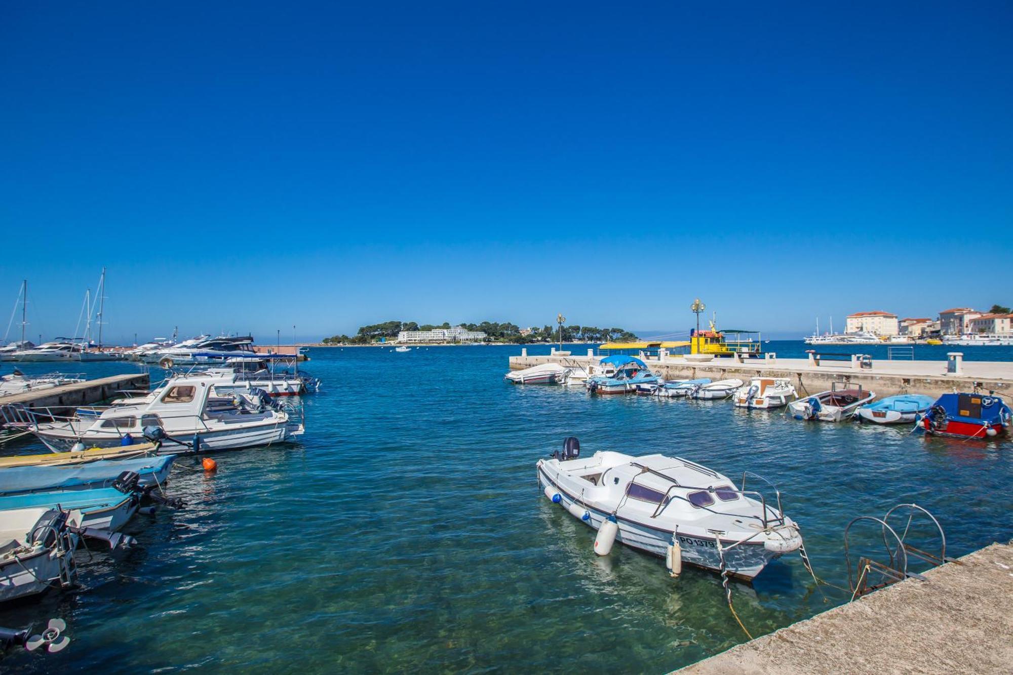 Mind Apartment And Rooms Porec Exterior photo